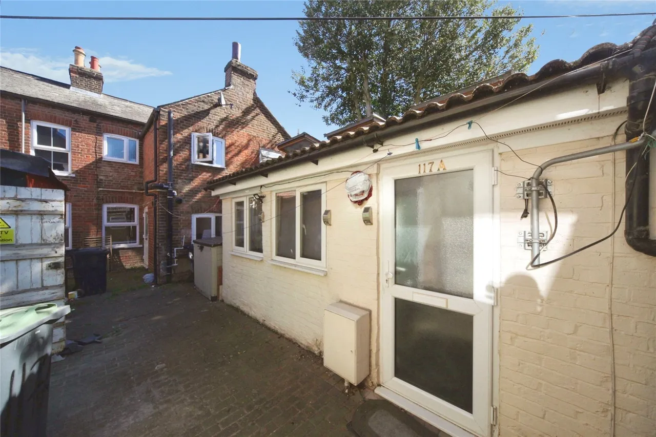 Wellington Street, Luton, Bedfordshire, LU1, photo 8