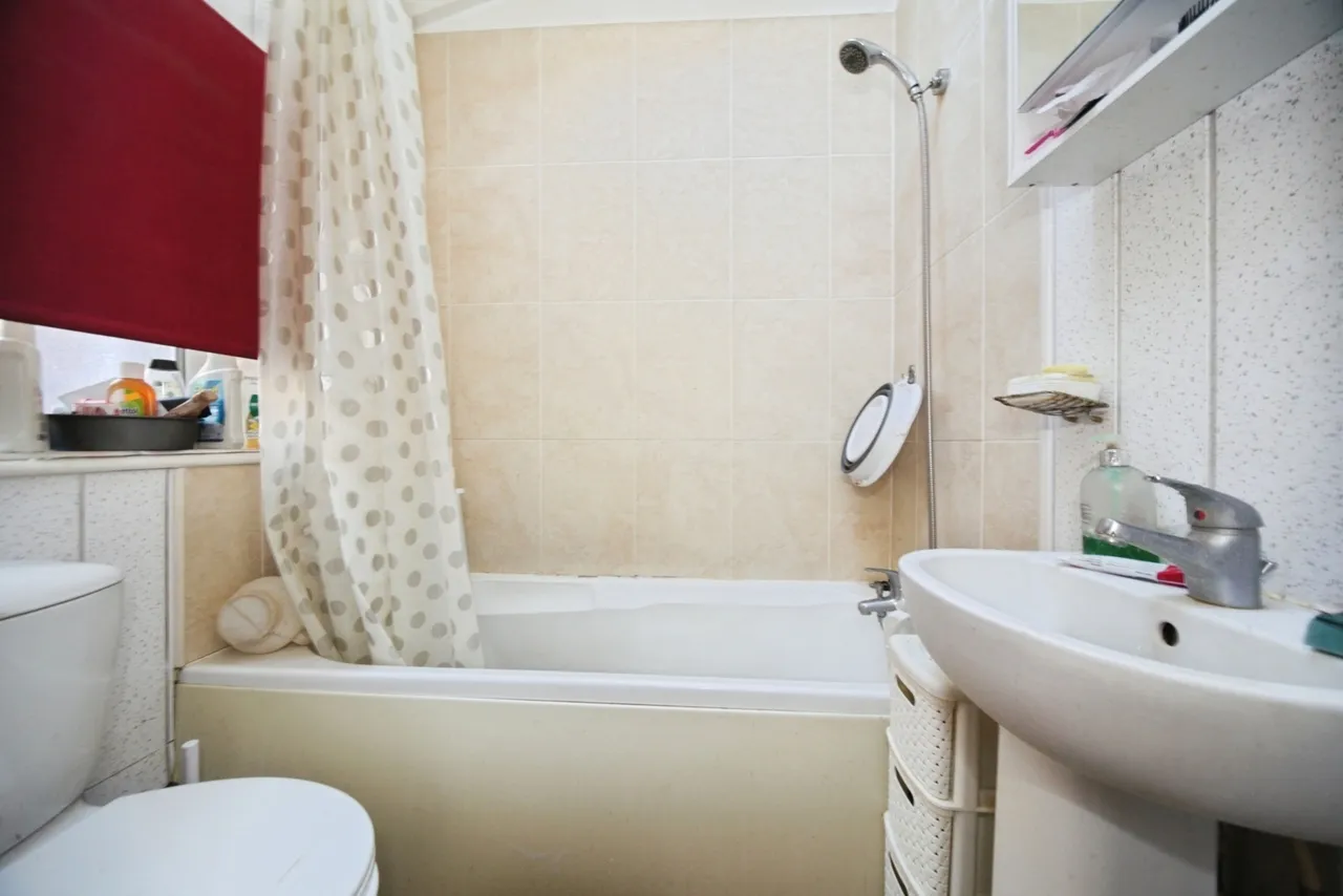Wellington Street, Luton, Bedfordshire, LU1, photo 7