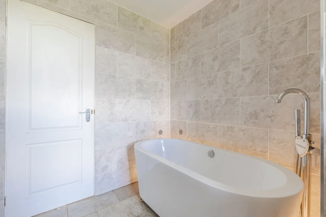 North Brook Road, Tarporley, photo 22