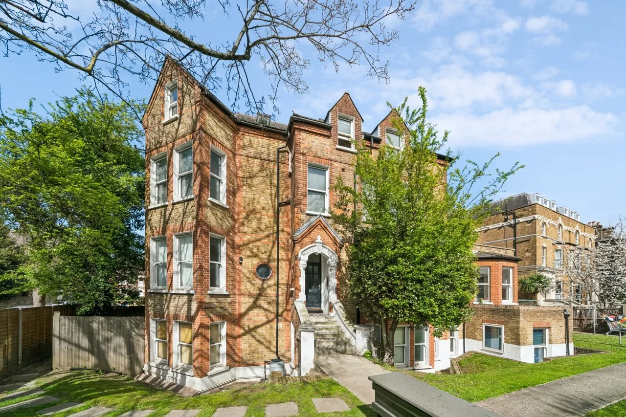 1 bed flat for sale, Nightingale Lane, London, SW12