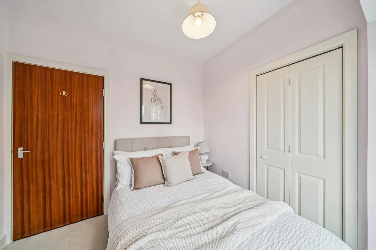 Nightingale Lane, London, SW12, photo 10