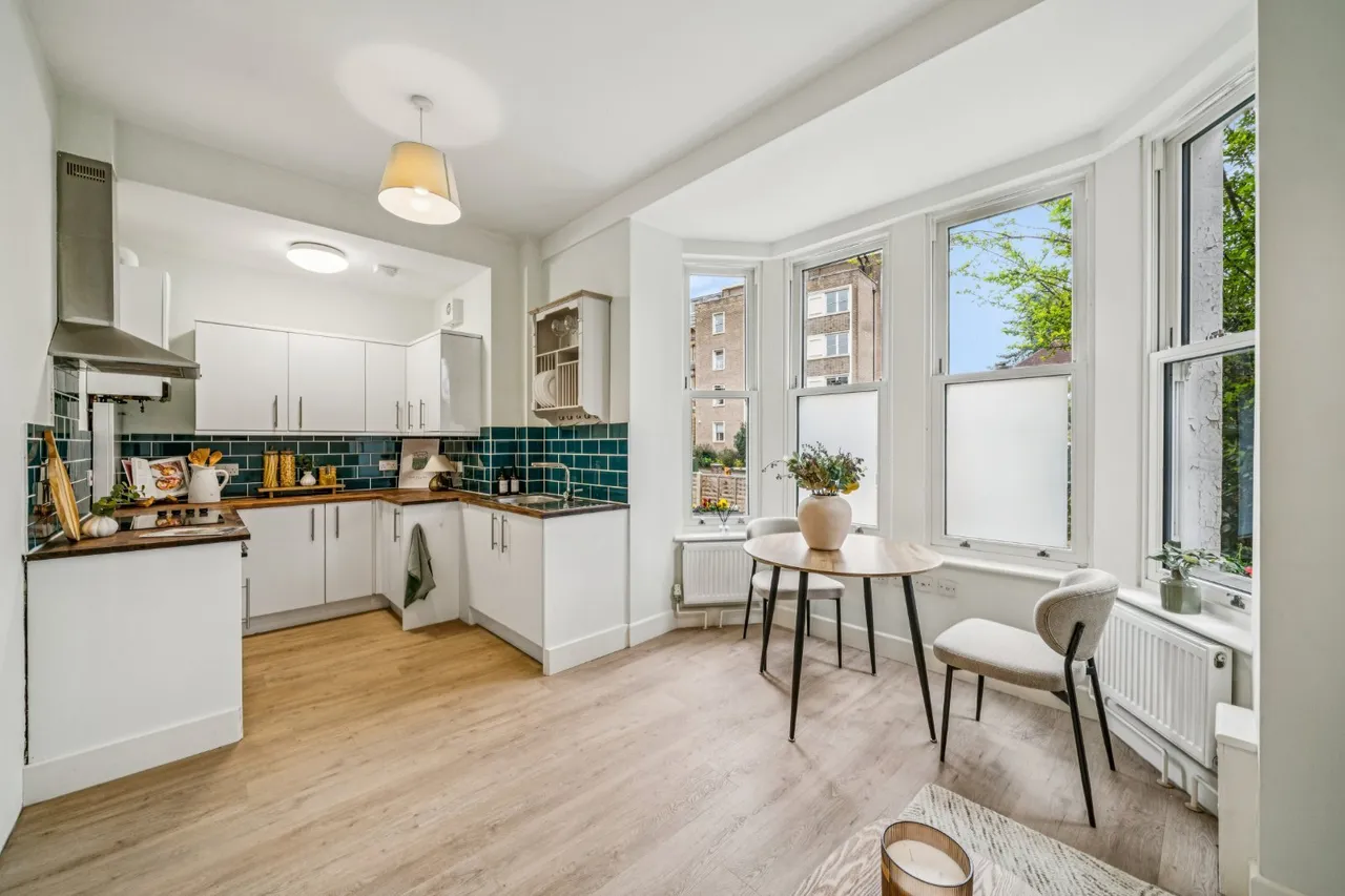 Nightingale Lane, London, SW12, photo 3
