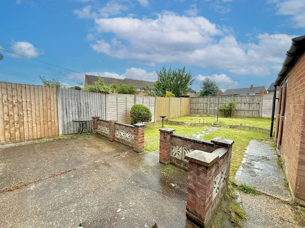 Pastures Way, Luton LU4 0PE, photo 14