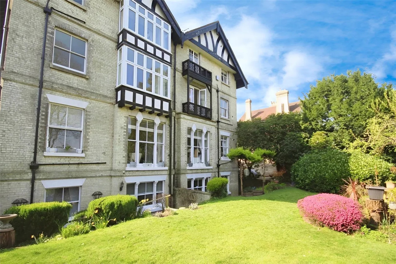 Coopers Hill Lane, Englefield Green, TW20, photo 12