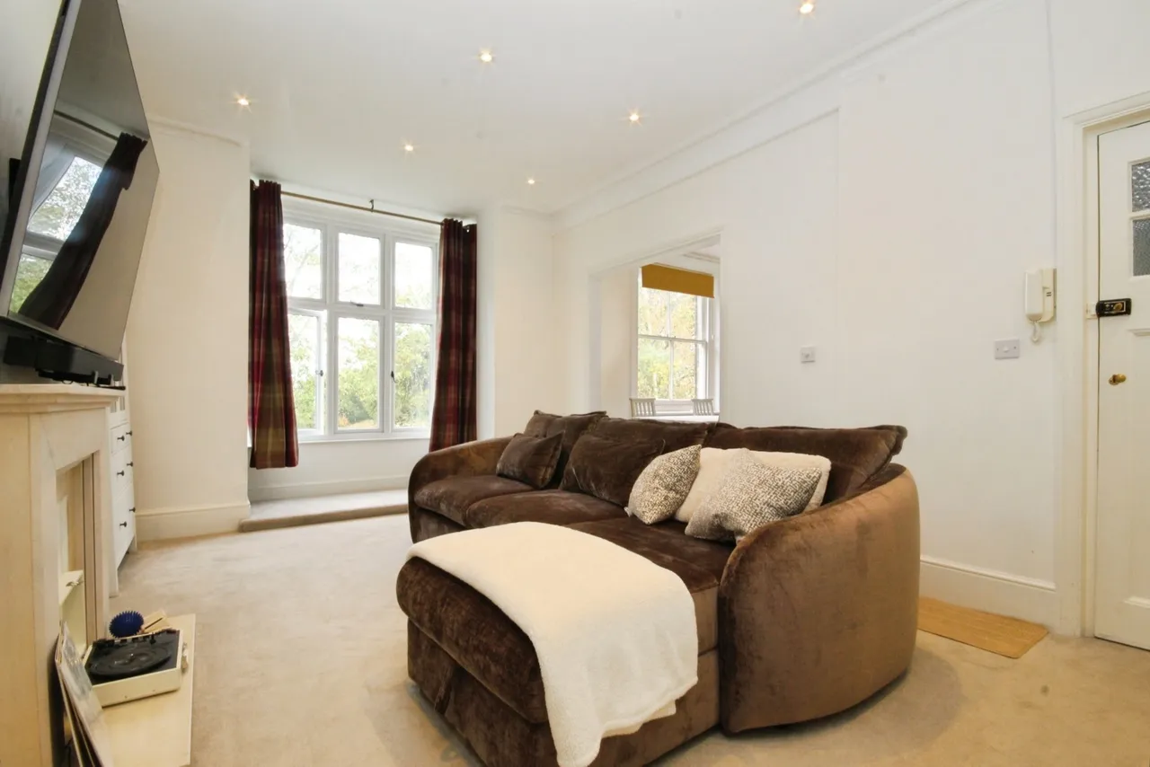 Coopers Hill Lane, Englefield Green, TW20, photo 8