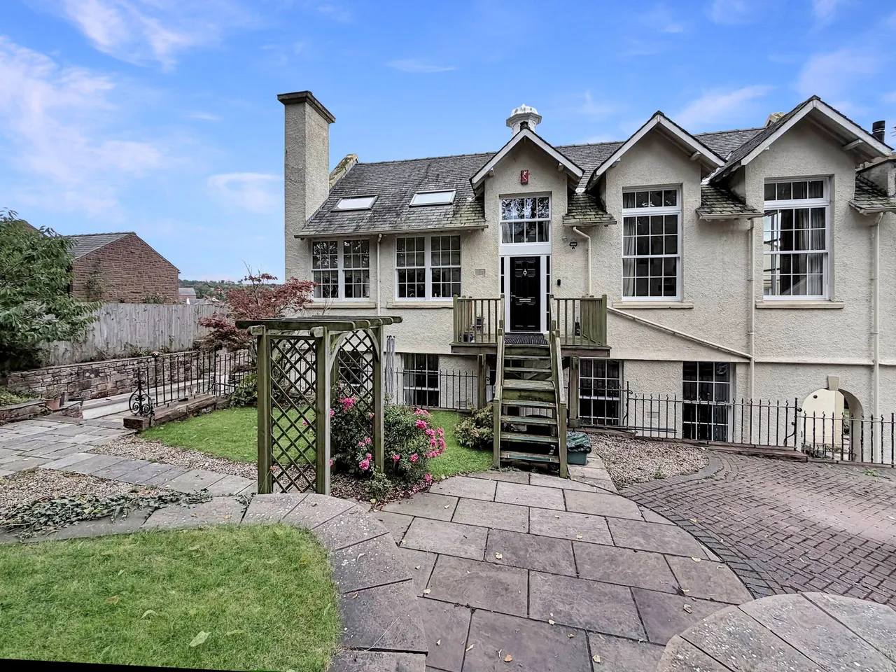 5 bed property for sale, Manor Gardens, Brampton, CA8