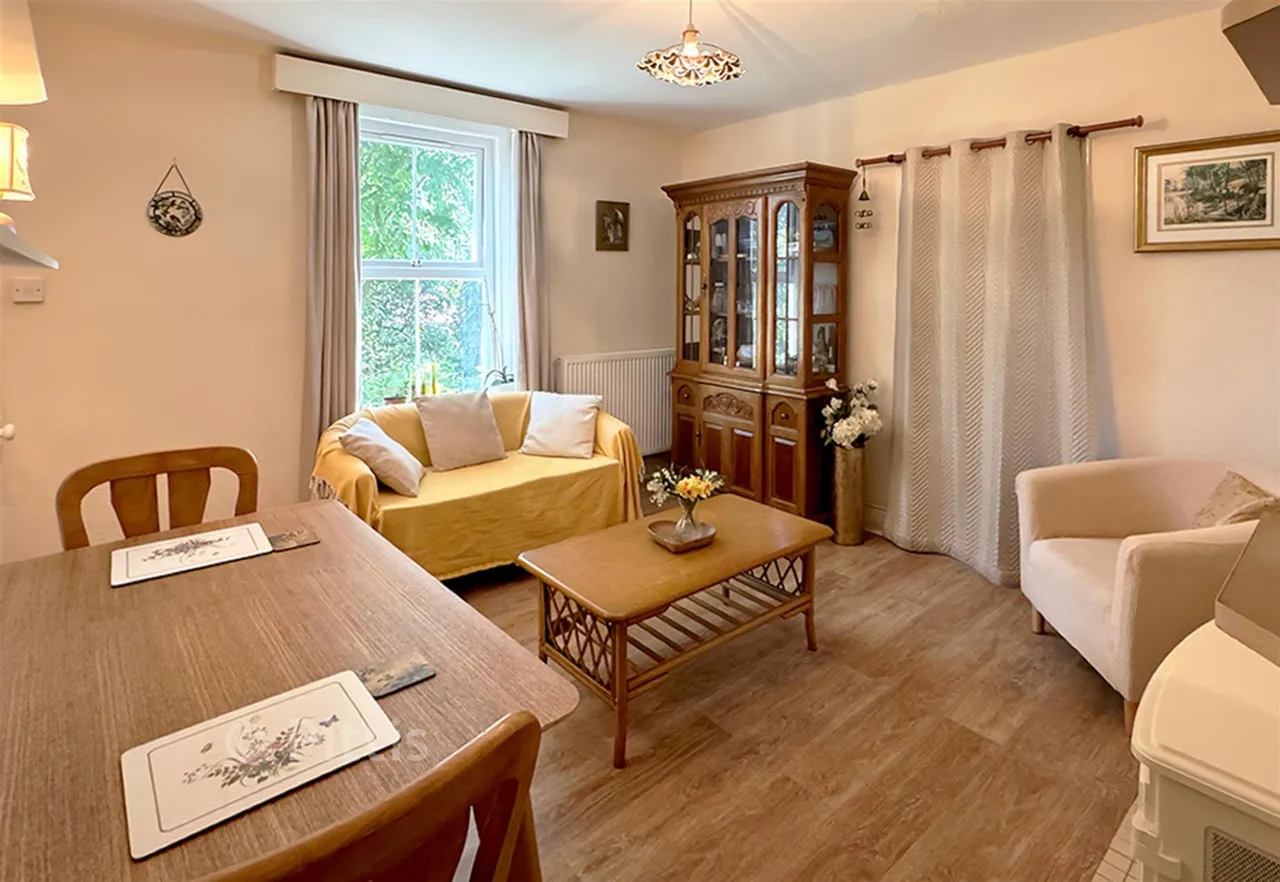 Manor Road, Wroxall, PO38, photo 5