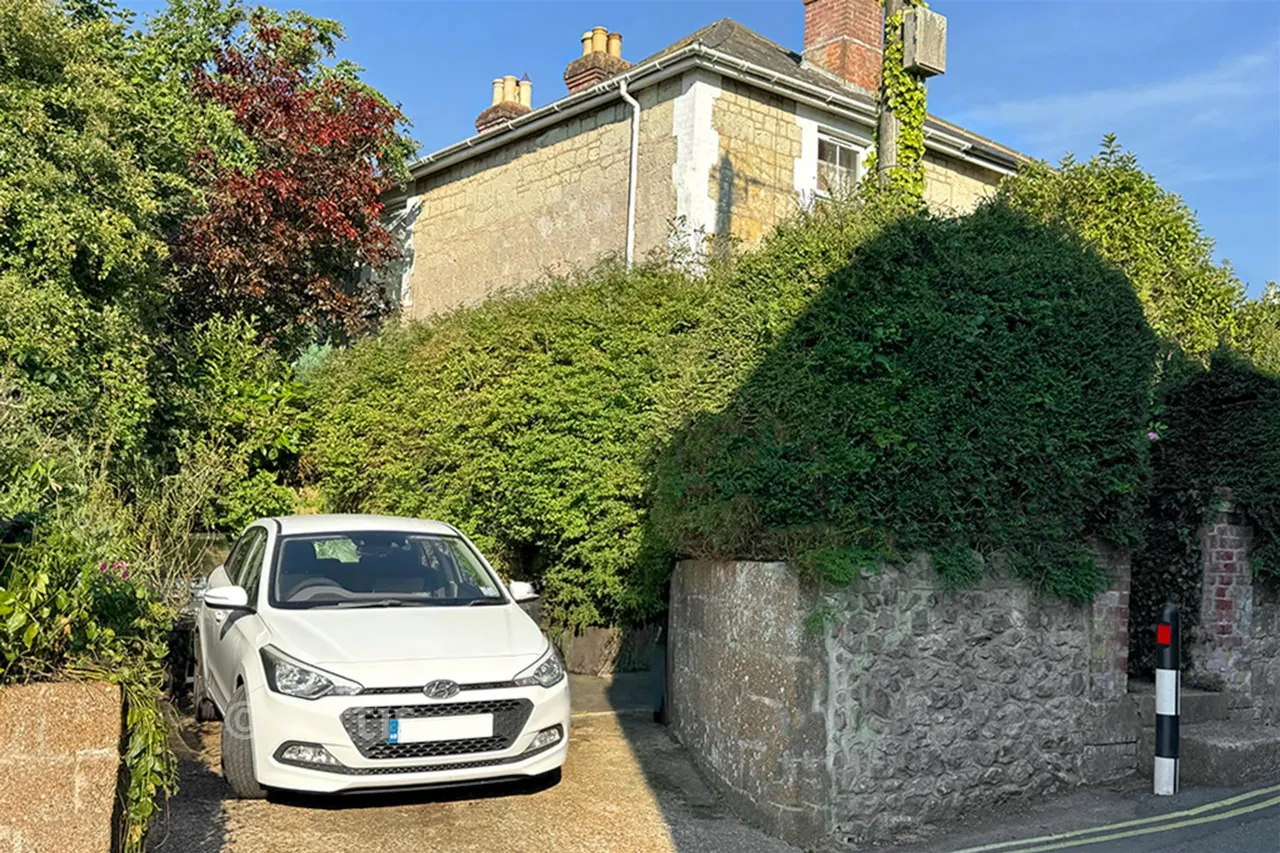 Manor Road, Wroxall, PO38, photo 10