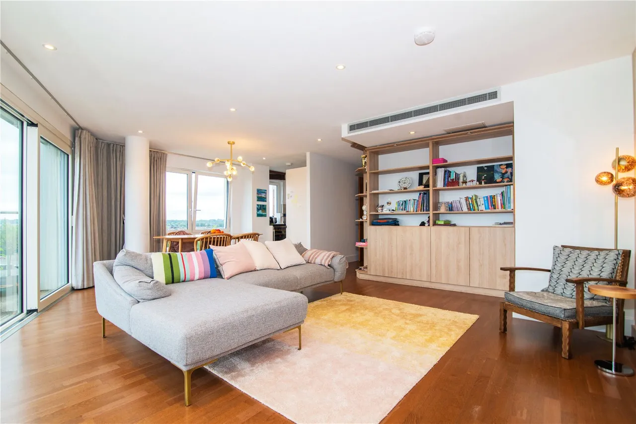Henry Macaulay Avenue, Kingston upon Thames, KT2, photo 5