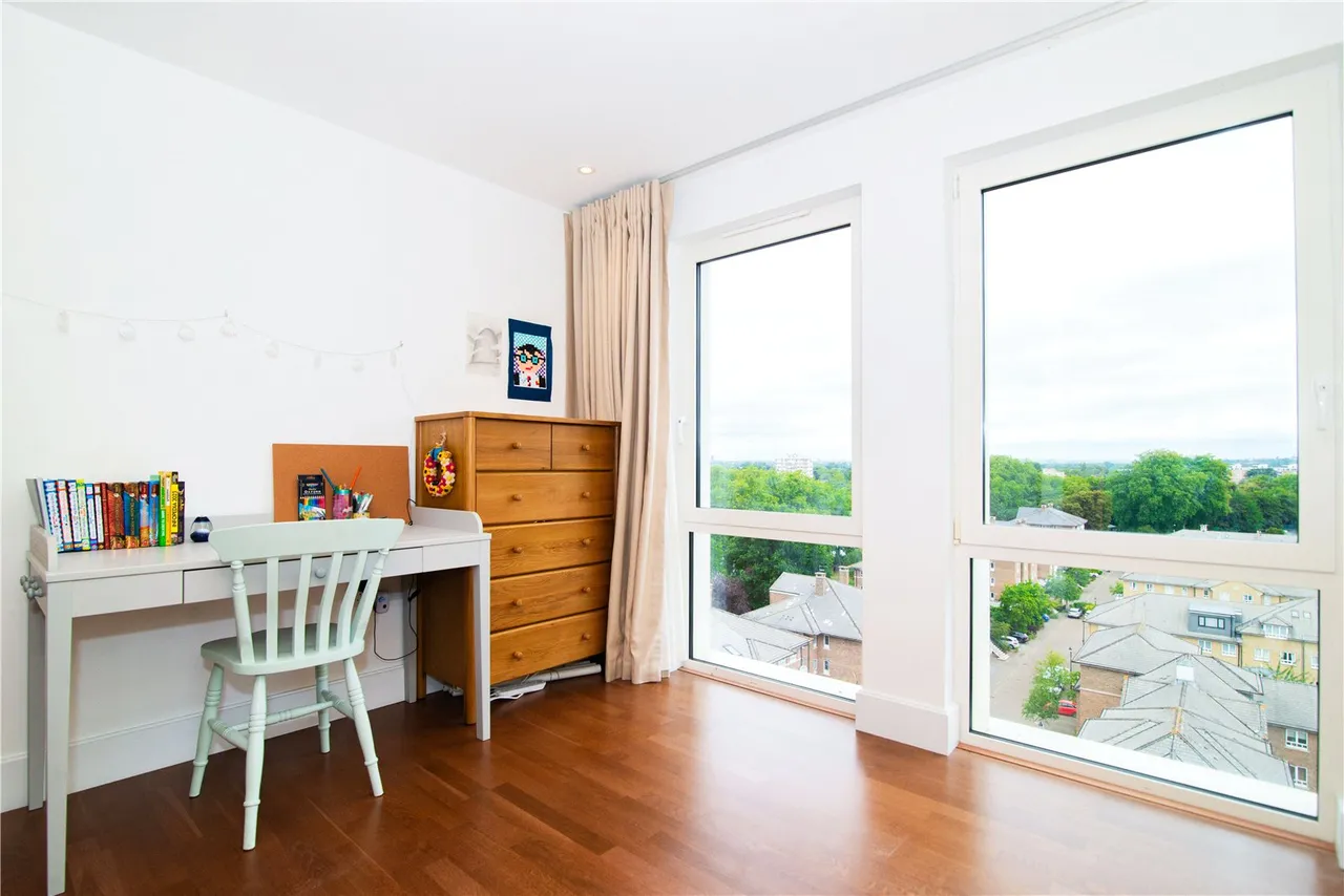 Henry Macaulay Avenue, Kingston upon Thames, KT2, photo 10