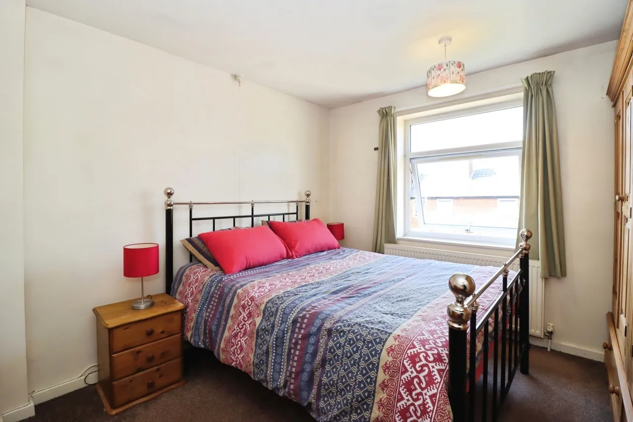 Chiltern Close, Grassmoor, S42, photo 10