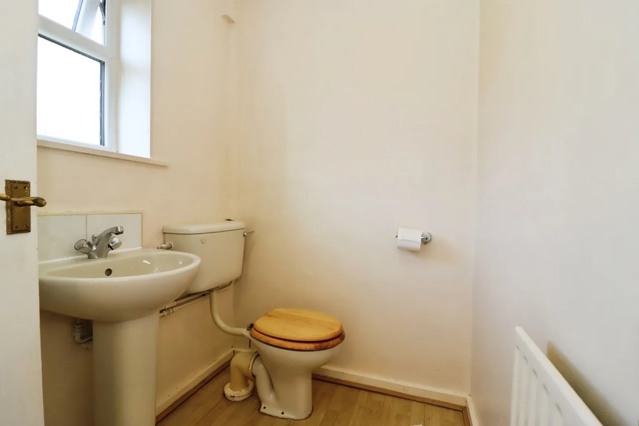 Chiltern Close, Grassmoor, S42, photo 12