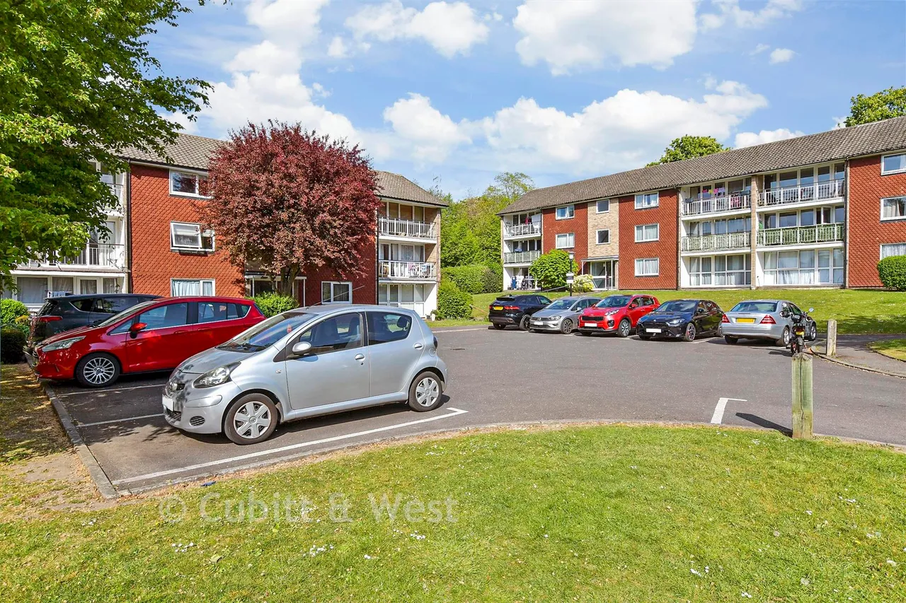 Basinghall Gardens, Sutton, SM2, photo 14