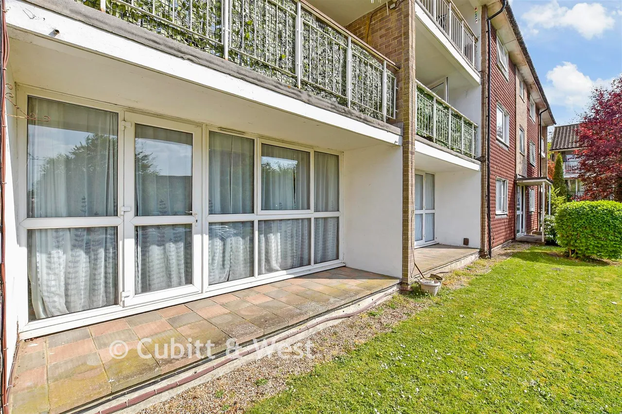 Basinghall Gardens, Sutton, SM2, photo 12