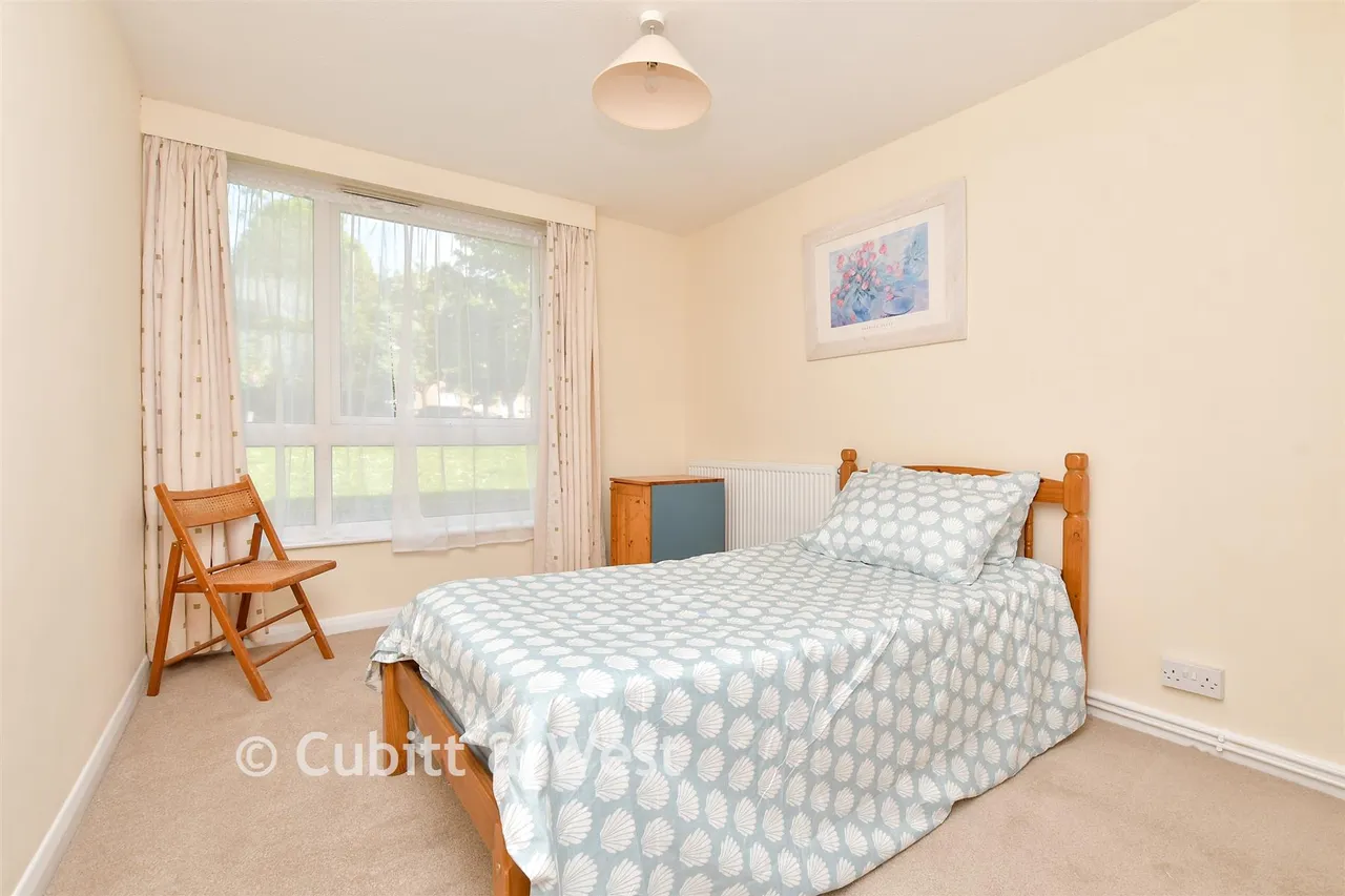 Basinghall Gardens, Sutton, SM2, photo 10