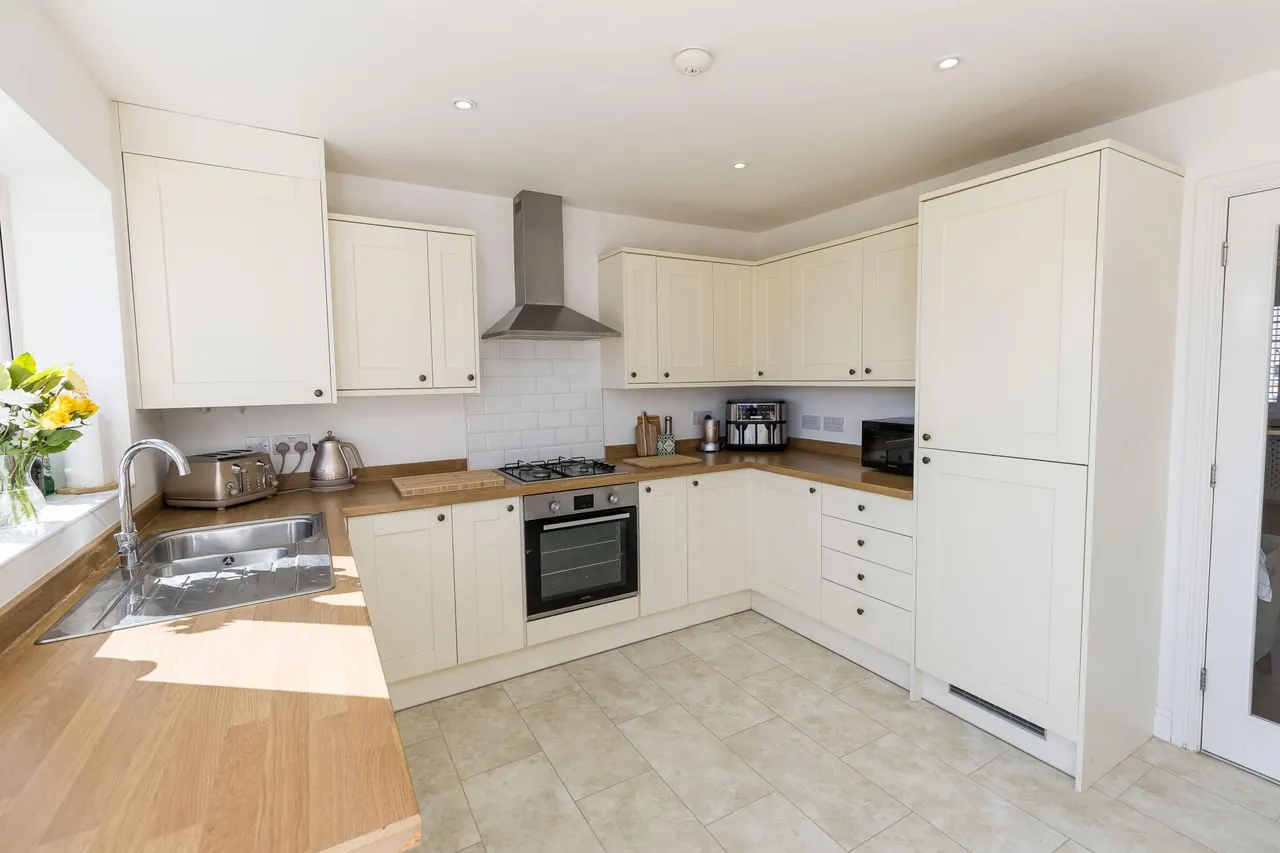 Greenfield Park, Saltney, CH4, photo 6