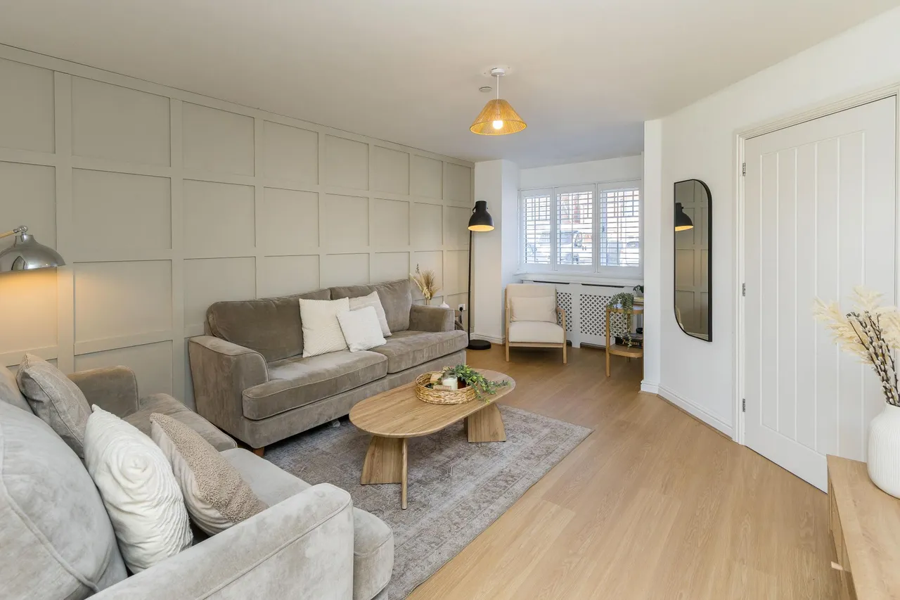 Greenfield Park, Saltney, CH4, photo 2