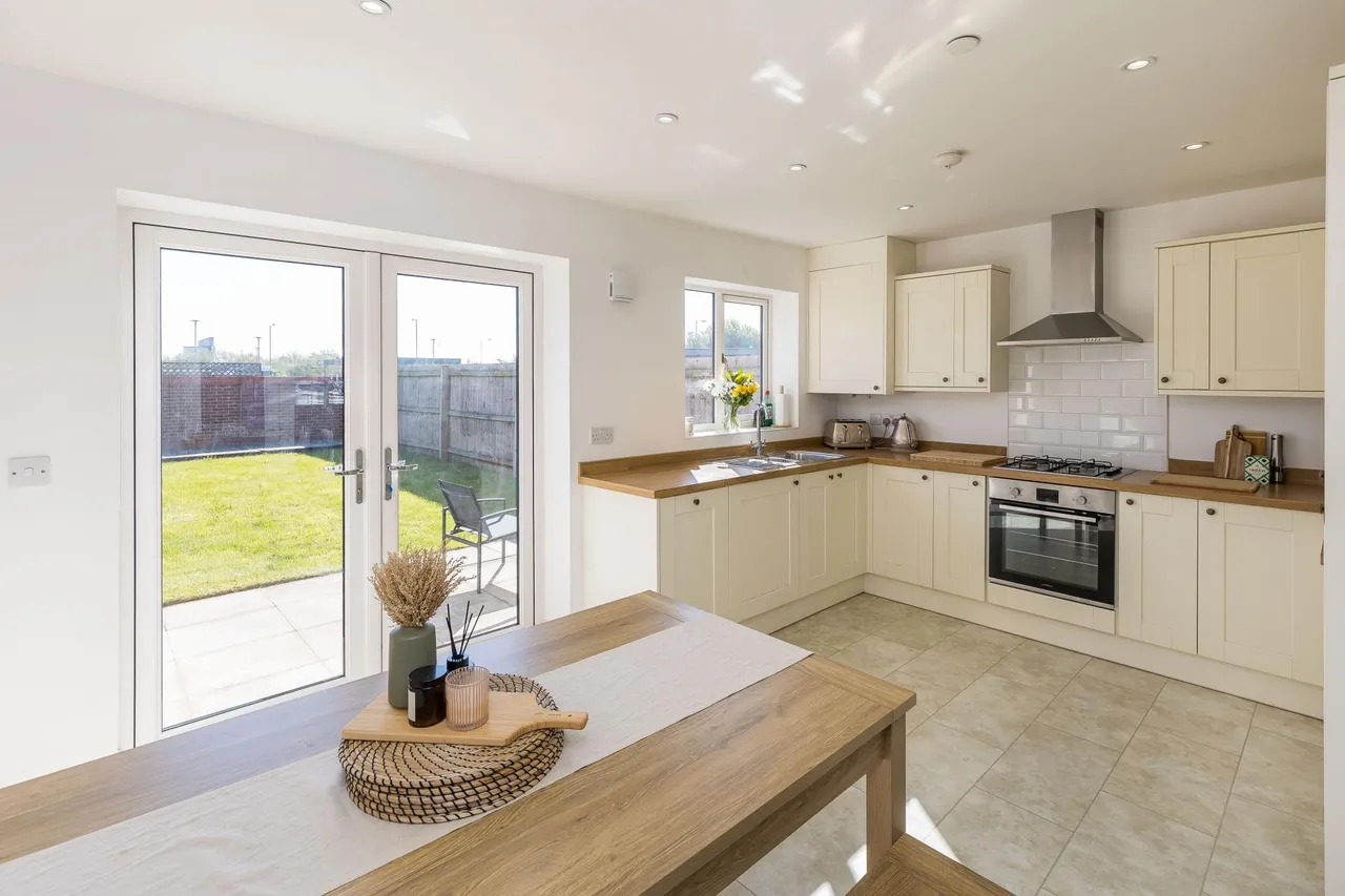 Greenfield Park, Saltney, CH4, photo 8