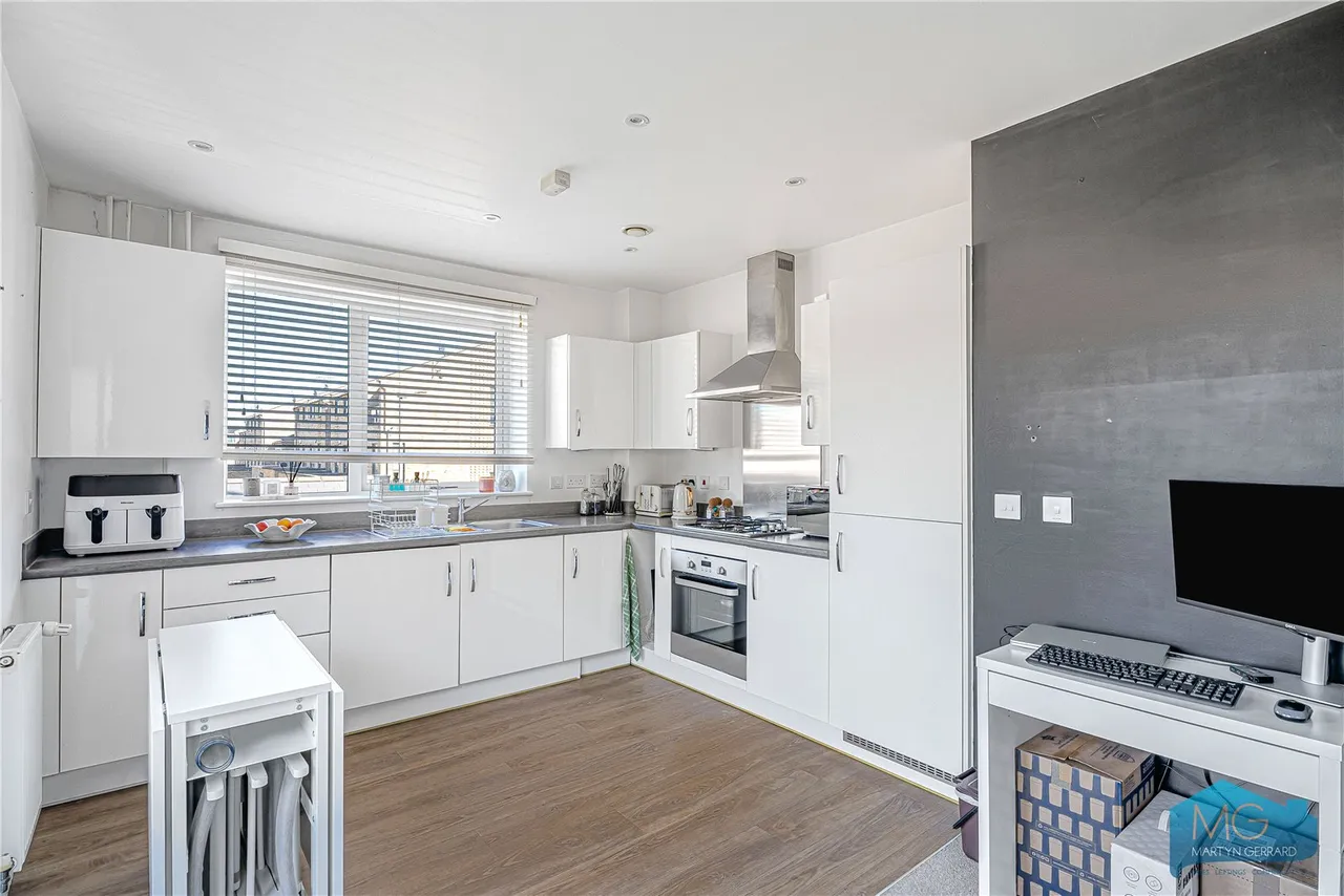 Well Grove, London, N20, photo 5