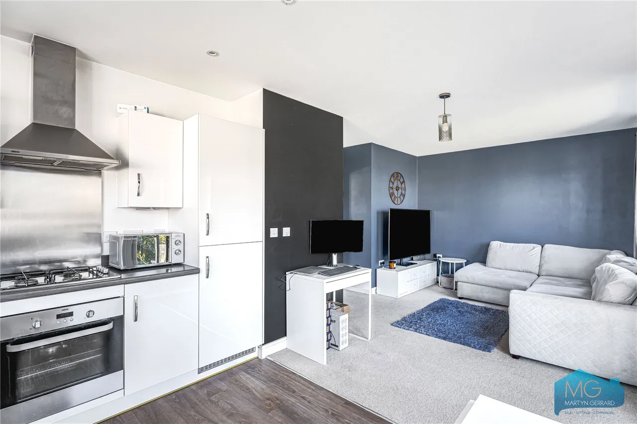 Well Grove, London, N20, photo 4
