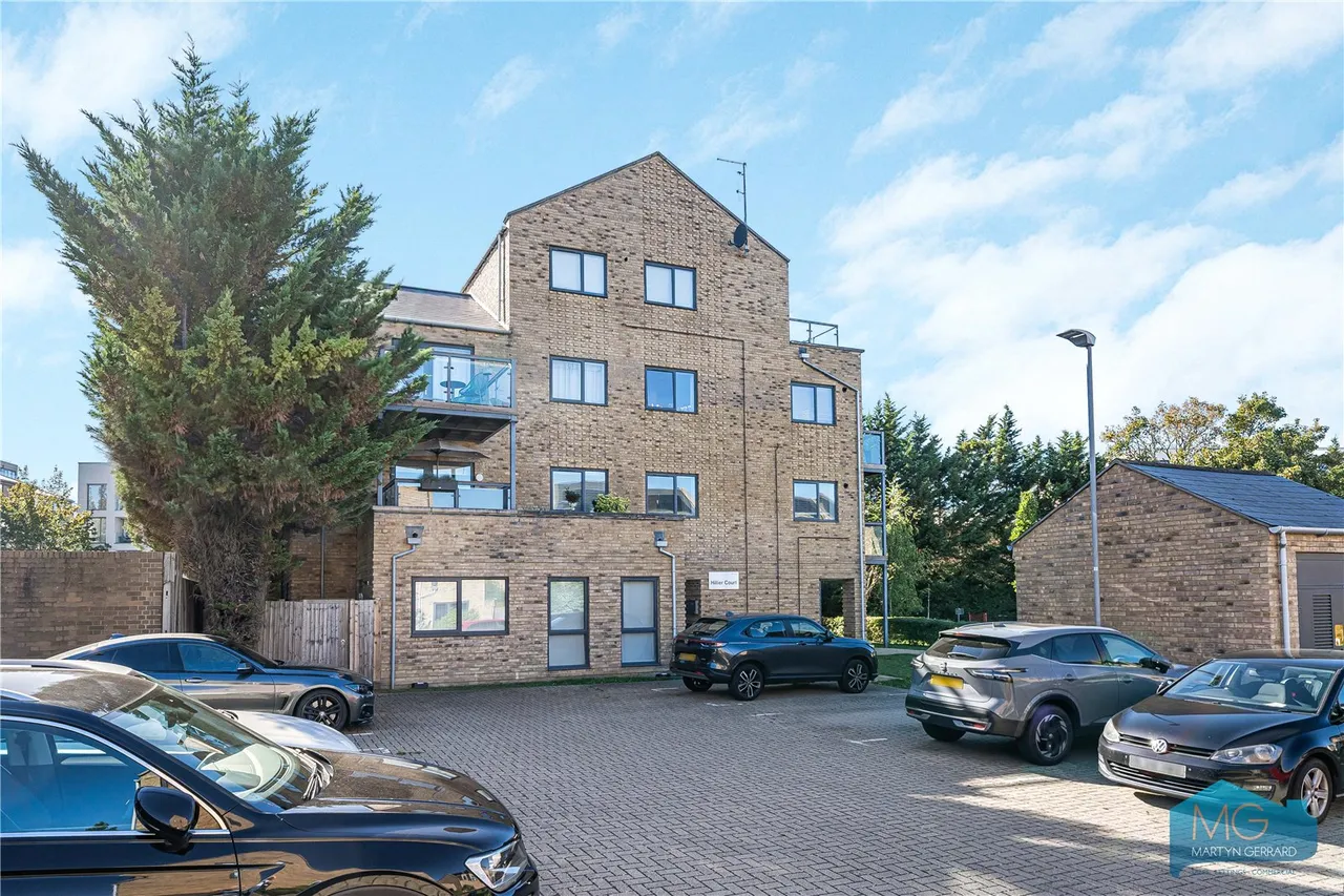 Well Grove, London, N20, photo 14