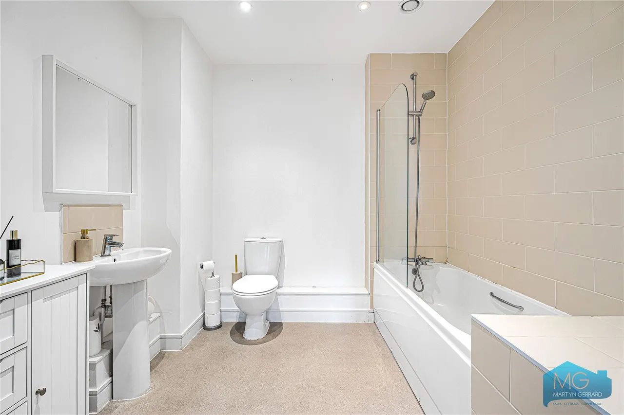 Well Grove, London, N20, photo 9