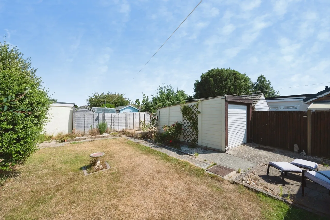 Oakwood Road, Hayling Island, PO11, photo 11