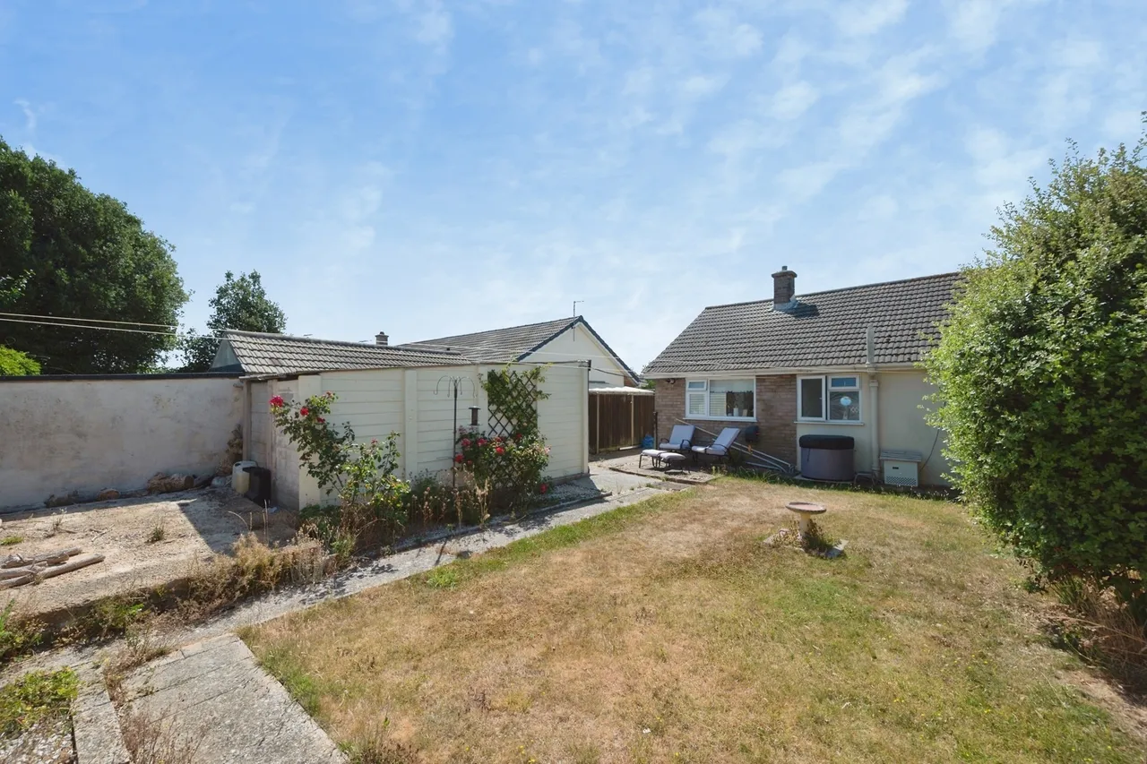 Oakwood Road, Hayling Island, PO11, photo 10