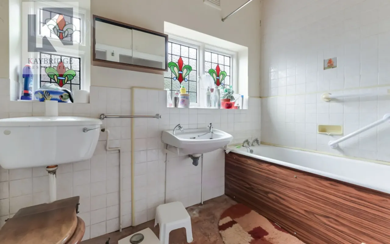 St. Clair Drive, Worcester Park, KT4, photo 8