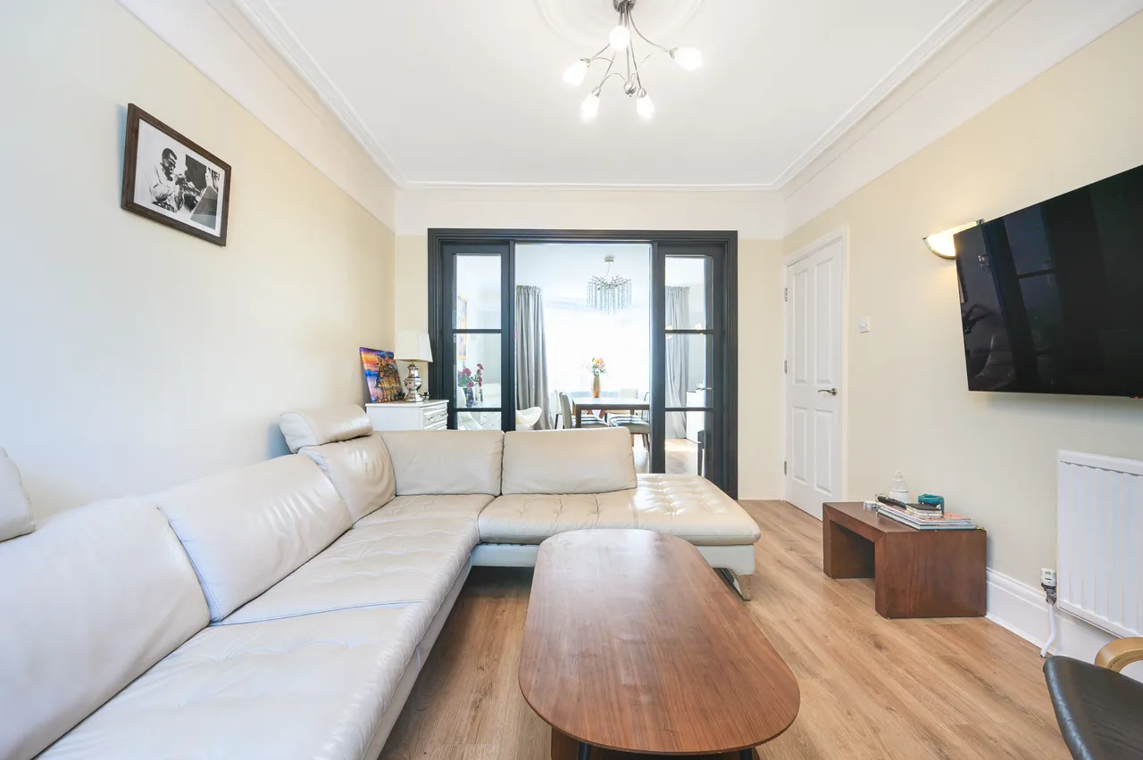 8 Powis Gardens, London, photo 6