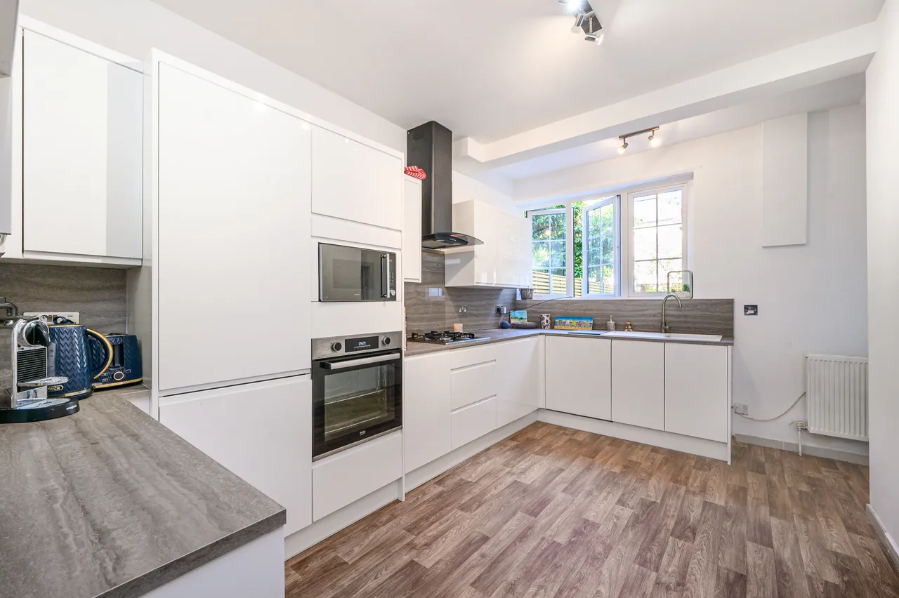 8 Powis Gardens, London, photo 7