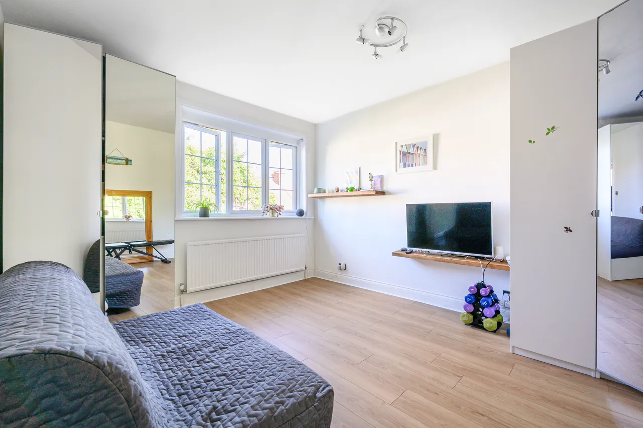 8 Powis Gardens, London, photo 9