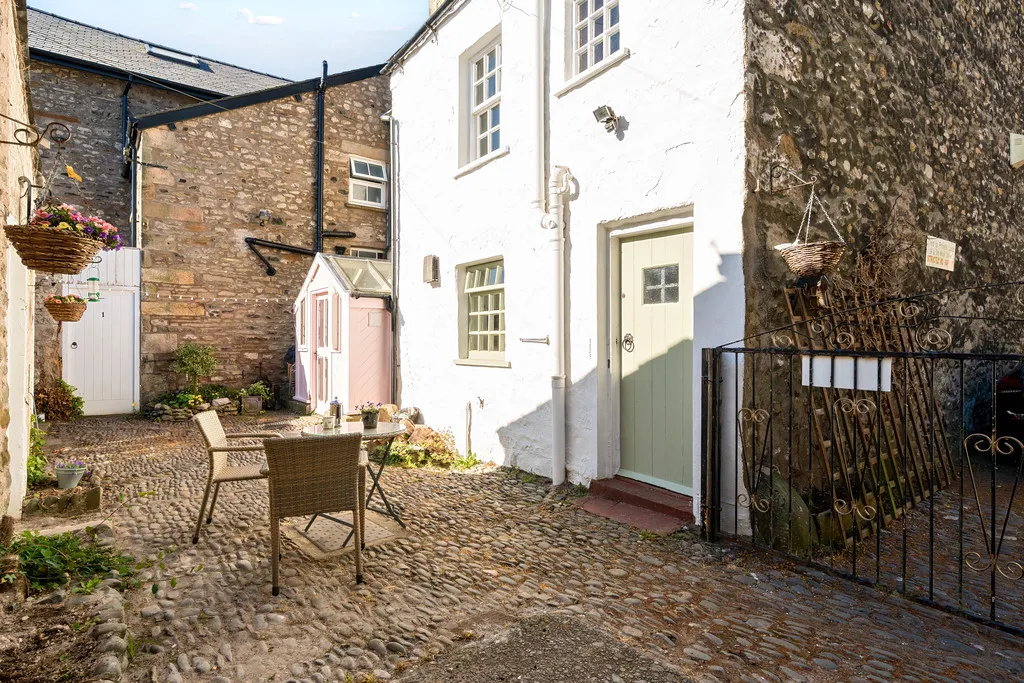 Main Street, Kirkby Lonsdale, LA6, photo 16