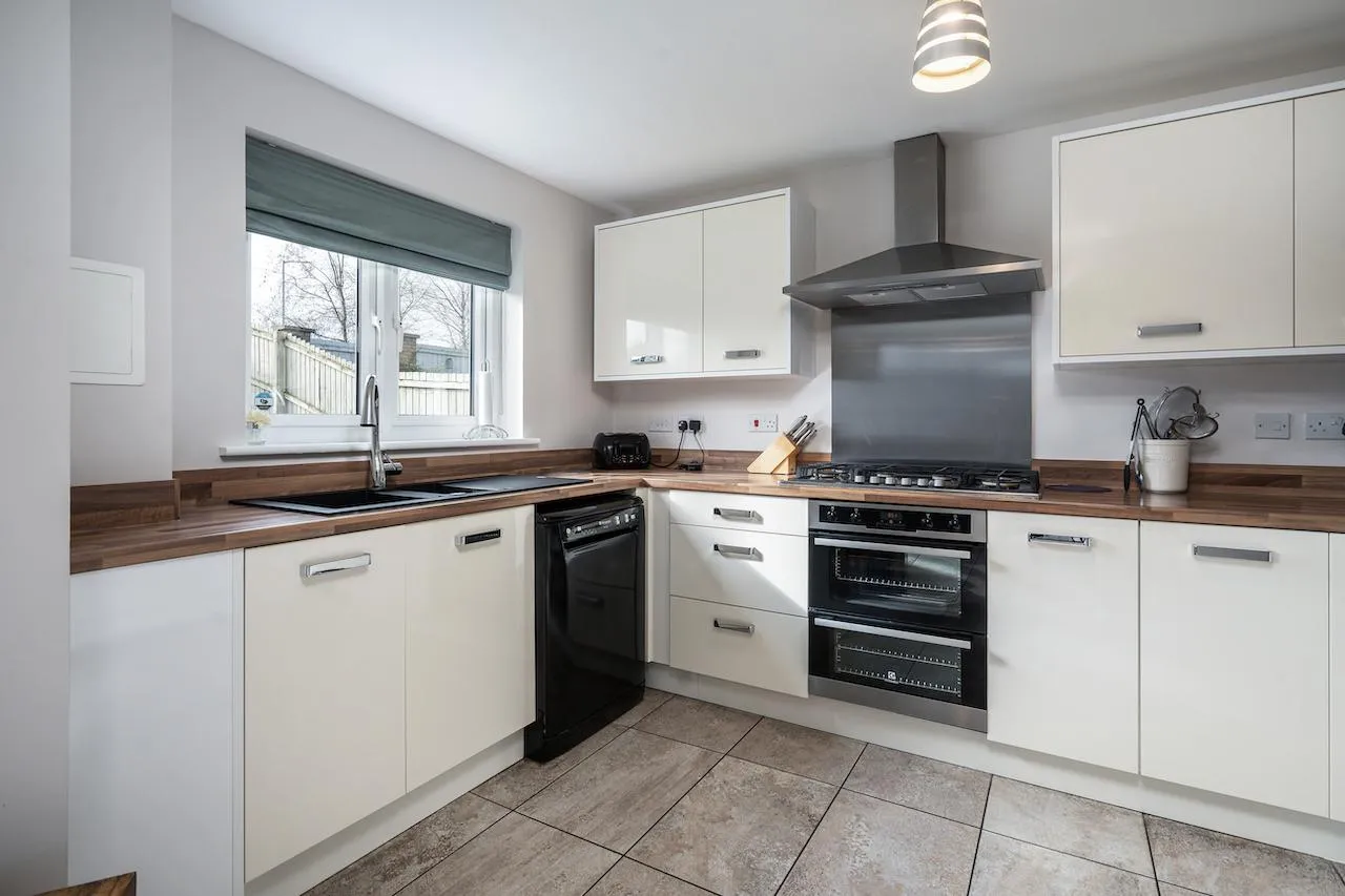 Cairncross Place, Coatbridge, ML5 2FA, photo 4