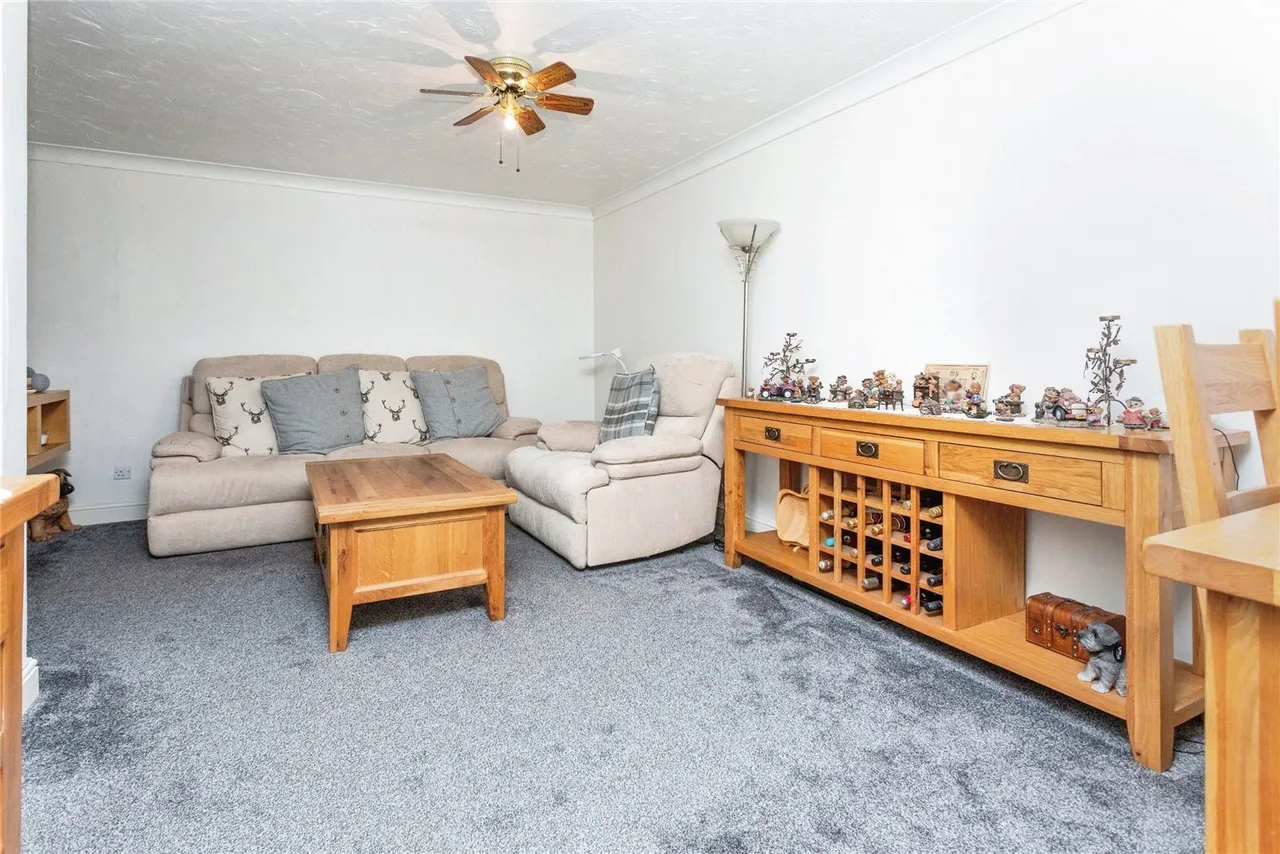 Katrine Place, Bletchley, Milton Keynes, Buckinghamshire, MK2, photo 4
