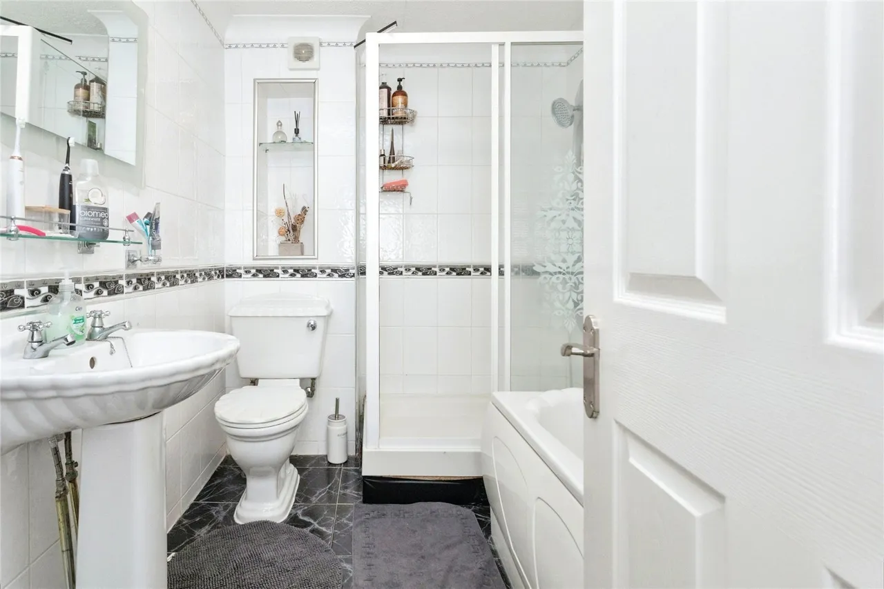 Katrine Place, Bletchley, Milton Keynes, Buckinghamshire, MK2, photo 10