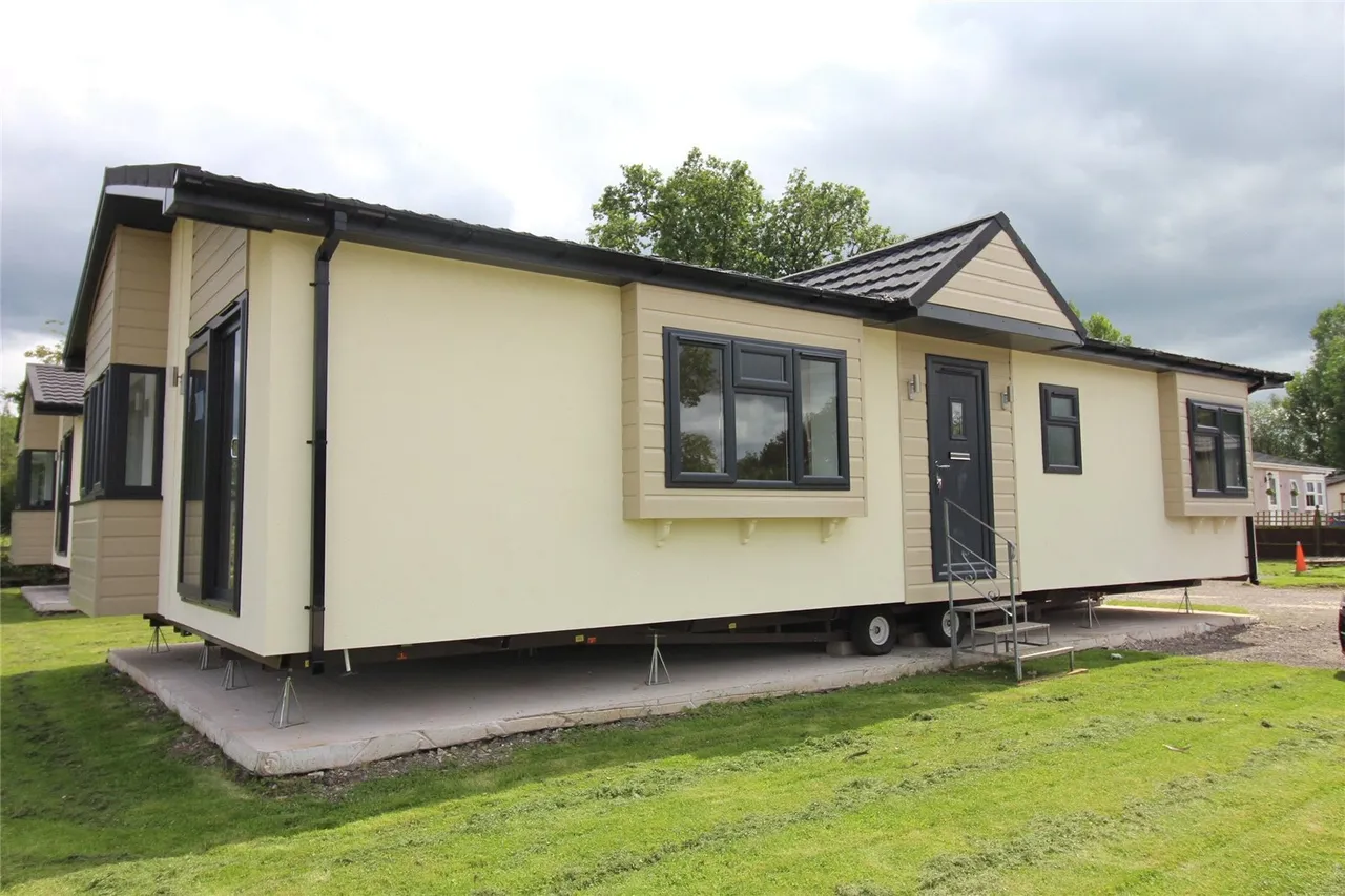 2 bed mobile home for sale — Newton Hall Lane, Mobberley, Knutsford, Cheshire, WA16