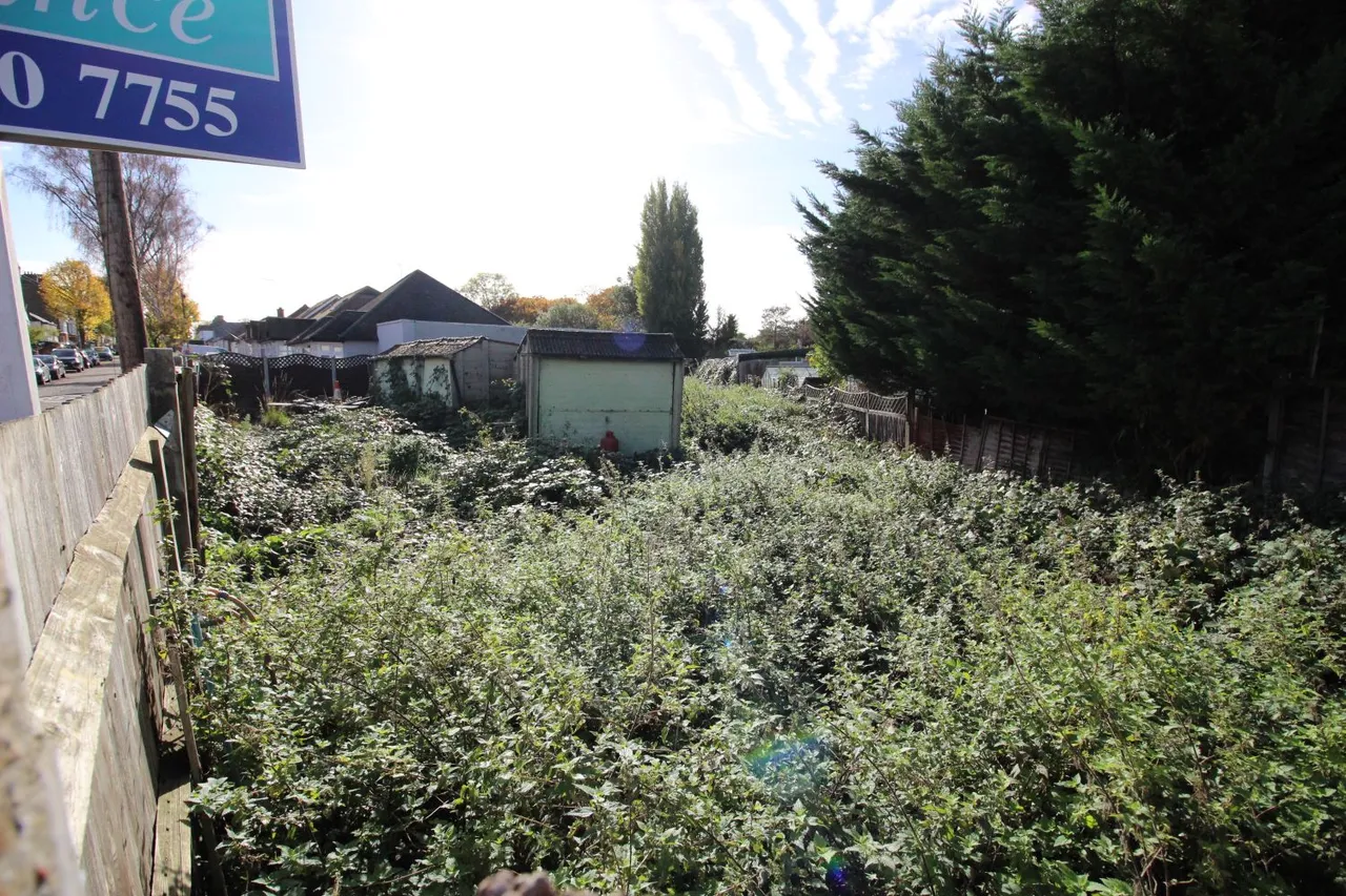 Donnington Road, WORCESTER PARK, Surrey, Worcester Park, KT48EL, photo 2