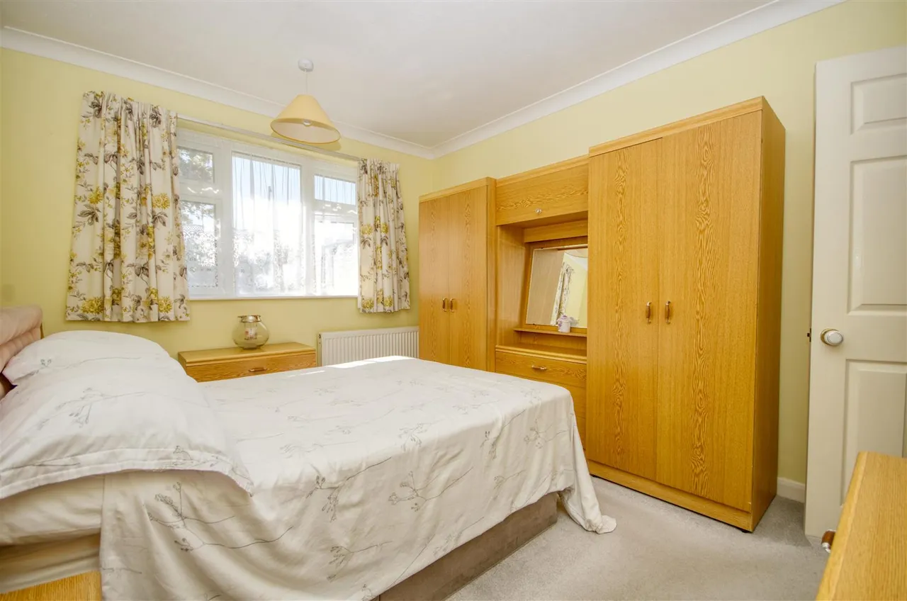 Charmwen Crescent, West End, Hampshire, SO30 3AQ, photo 9