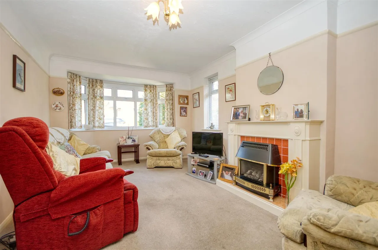 Charmwen Crescent, West End, Hampshire, SO30 3AQ, photo 3