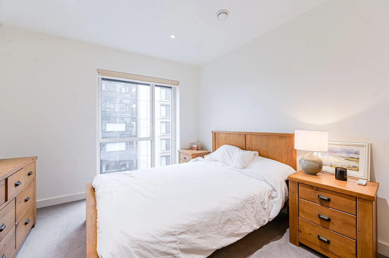 Flat 20, 22 John Harrison Way, London, photo 9