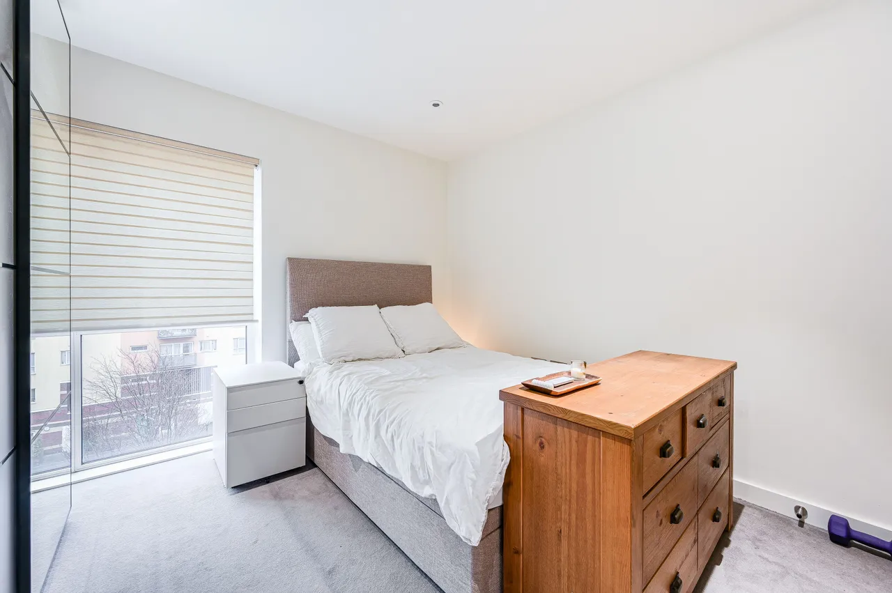 Flat 20, 22 John Harrison Way, London, photo 2