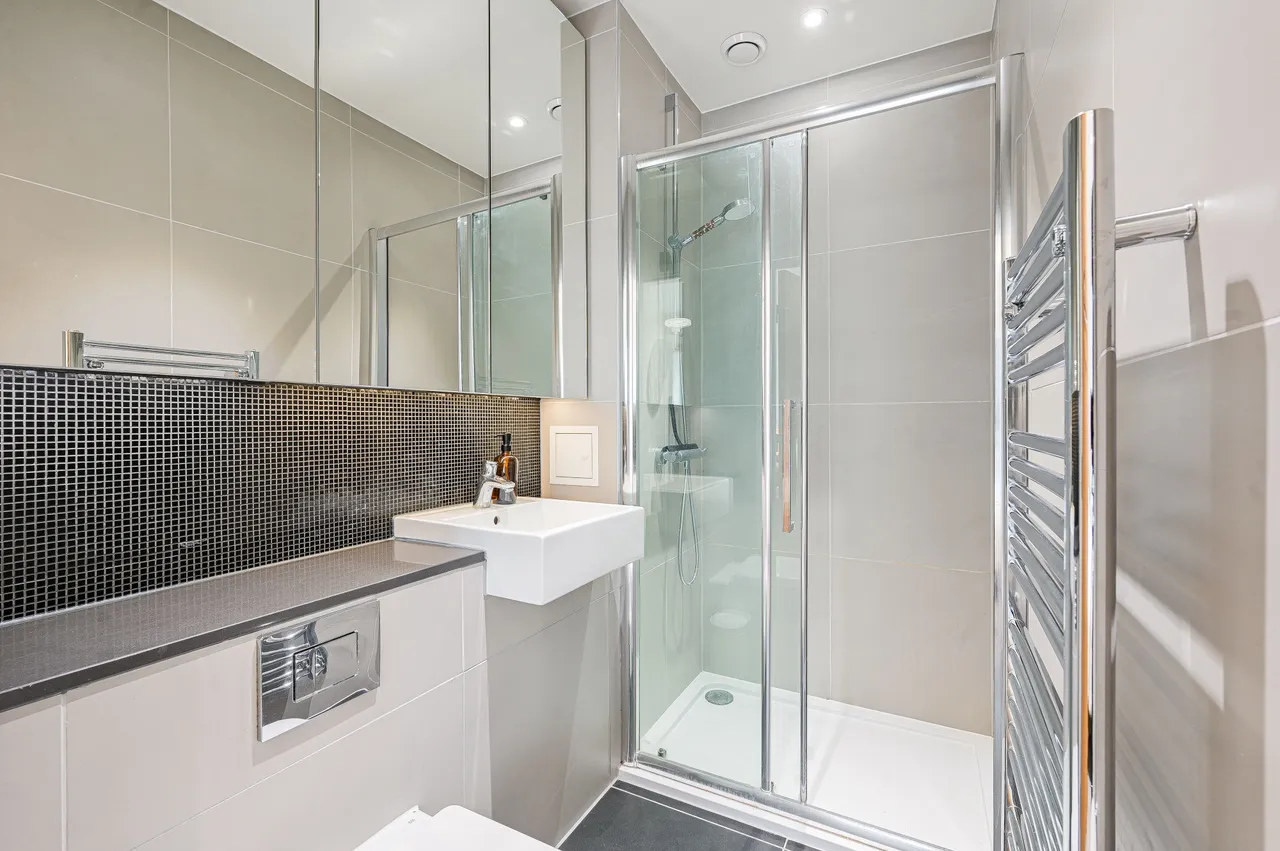 Flat 20, 22 John Harrison Way, London, photo 12