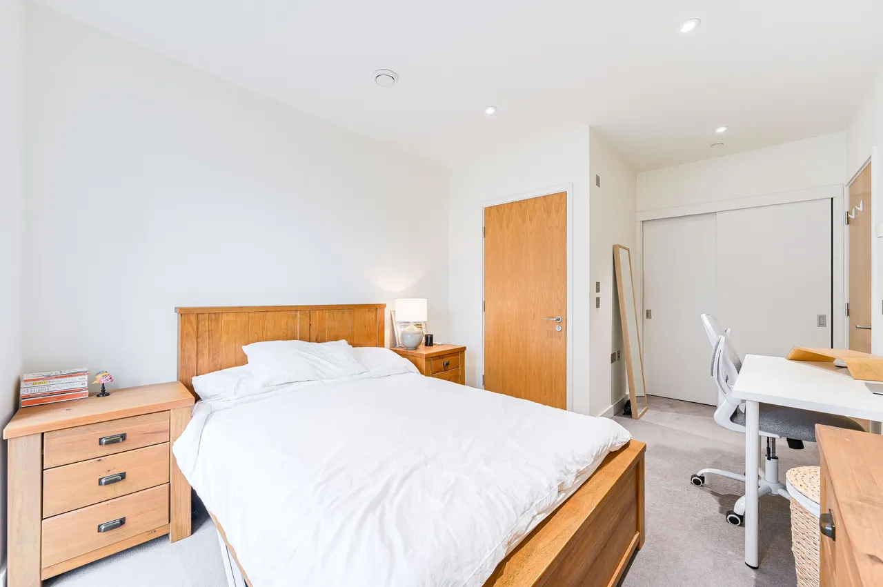 Flat 20, 22 John Harrison Way, London, photo 10