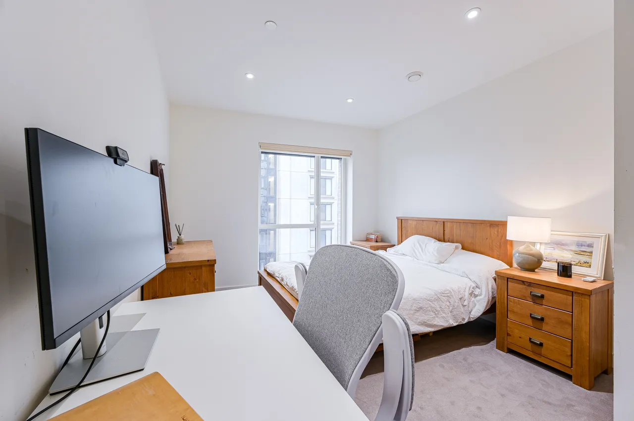 Flat 20, 22 John Harrison Way, London, photo 8