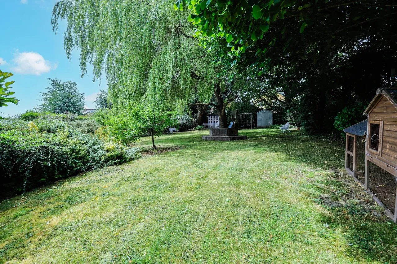 West End Close, Horsforth, LS18, photo 27