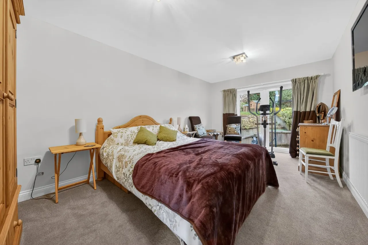 West End Close, Horsforth, LS18, photo 21