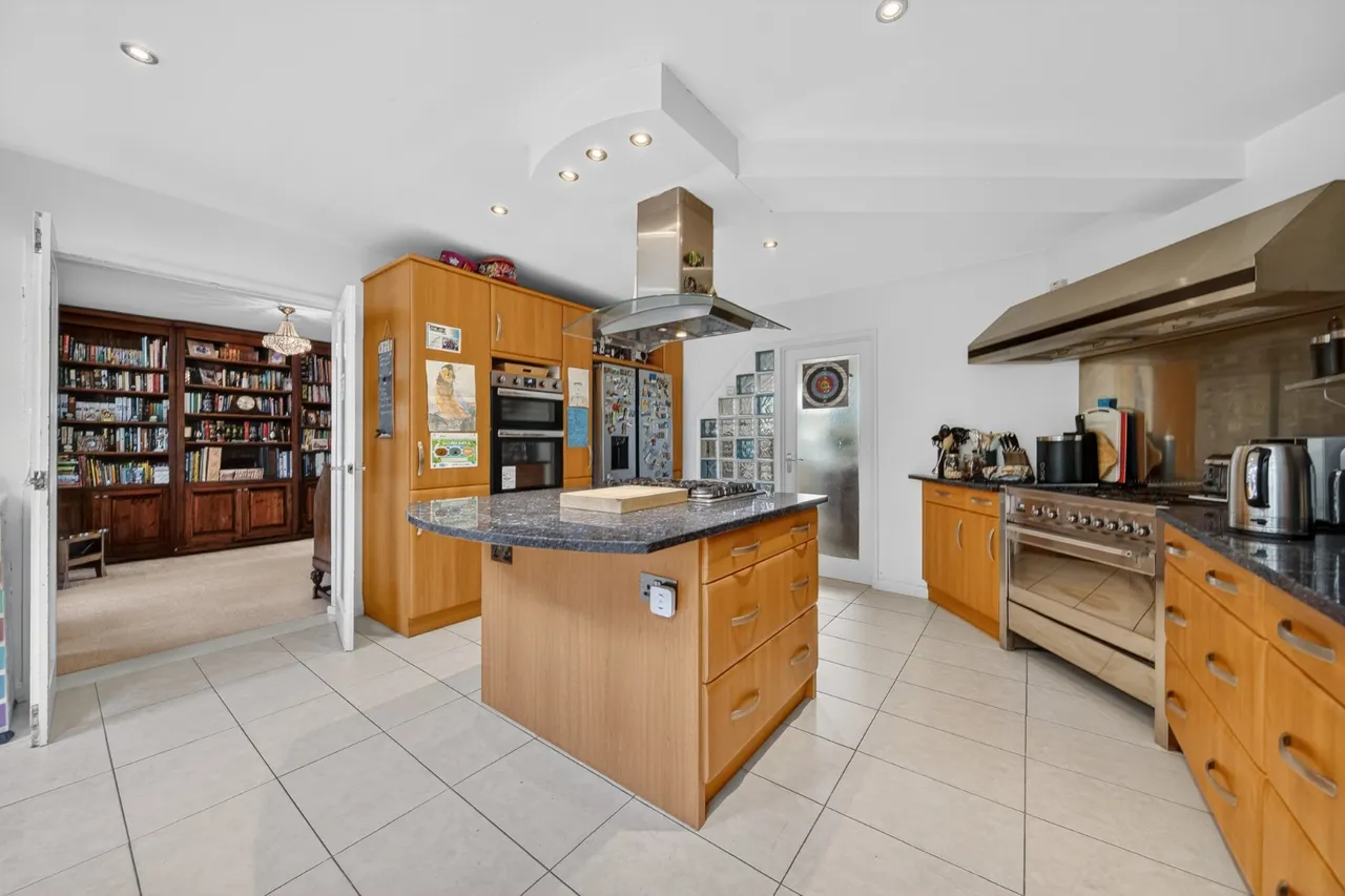 West End Close, Horsforth, LS18, photo 6