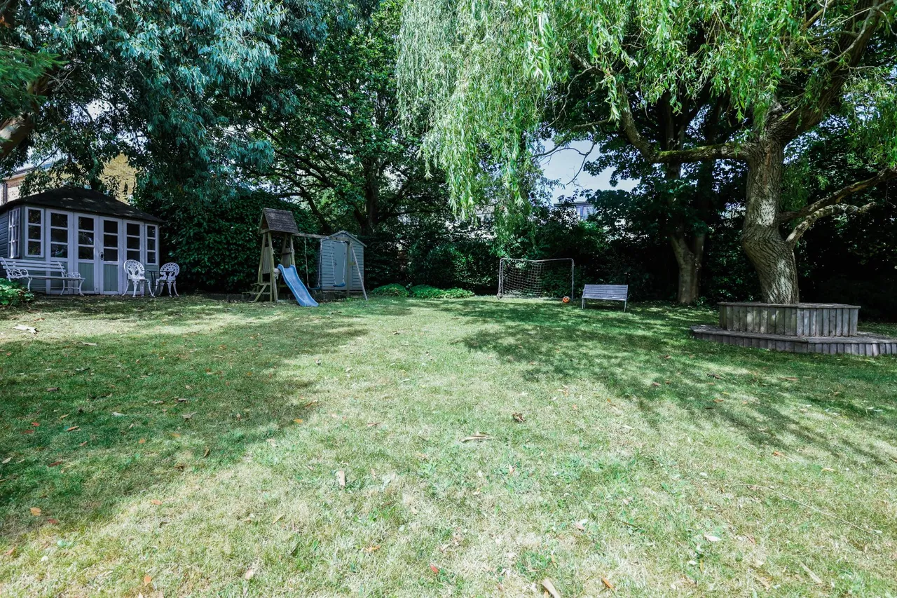 West End Close, Horsforth, LS18, photo 26