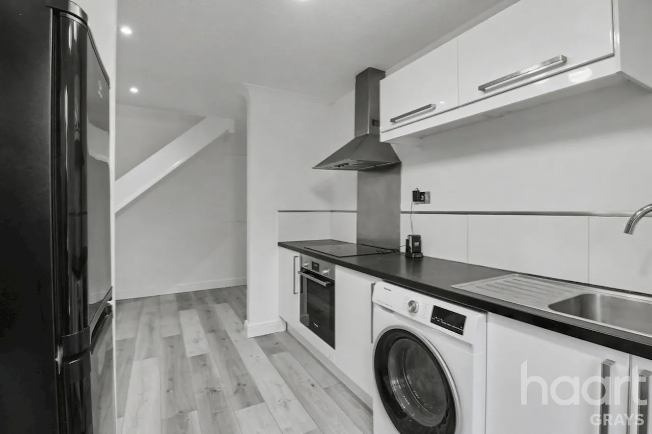 Erith Court, Purfleet, RM19, photo 9